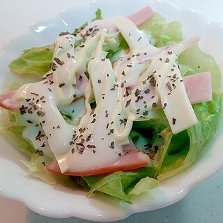 レタスとハムとチーズのコールスローサラダ